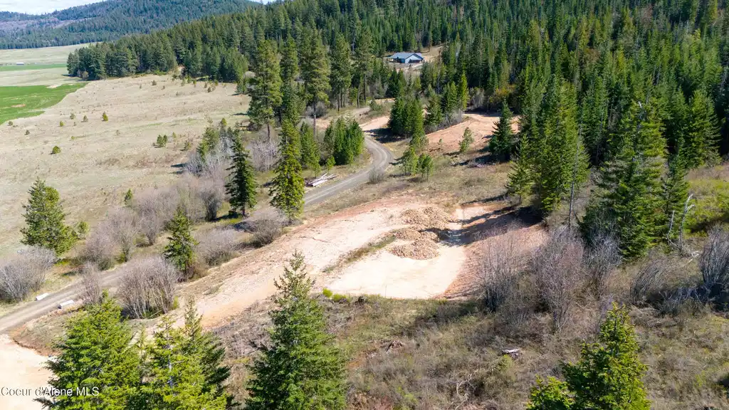 Image 1: lot 3..