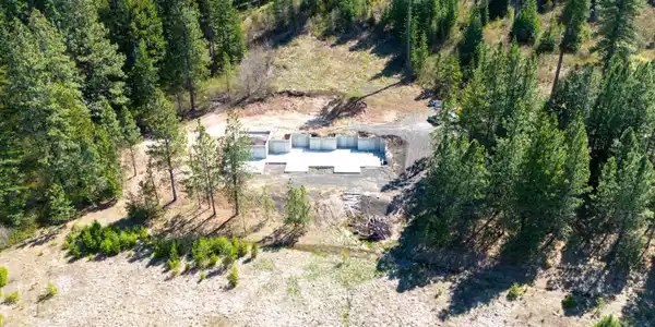 Image 4: lot 7.
