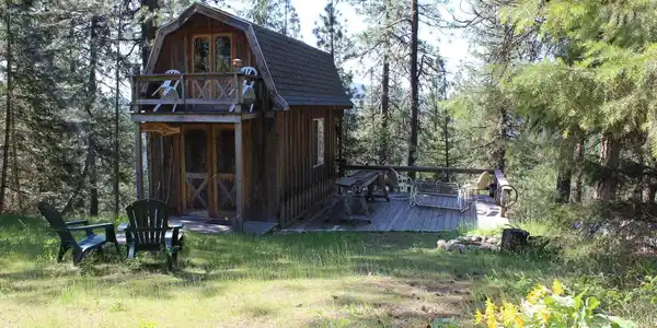 Image 3: Haven Dry Cabin