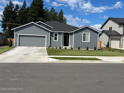 327 E Burdock Lp
