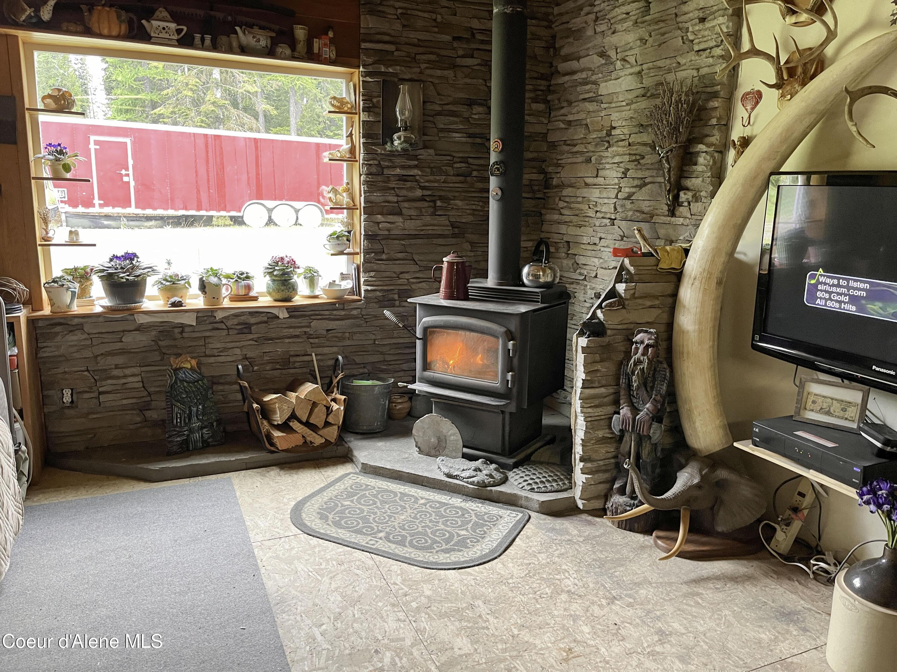 Image 3: livingroomwoodstove