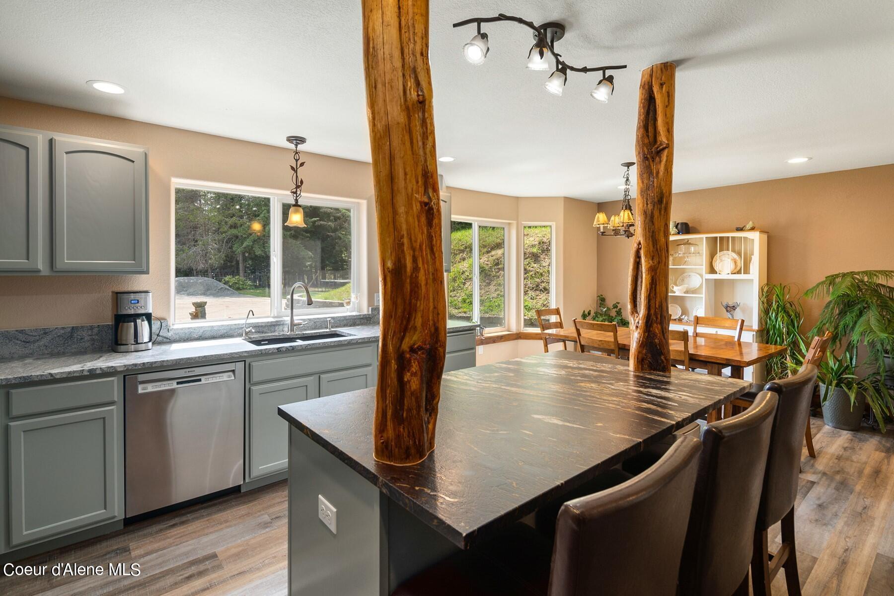 Image 3: Custom finishes