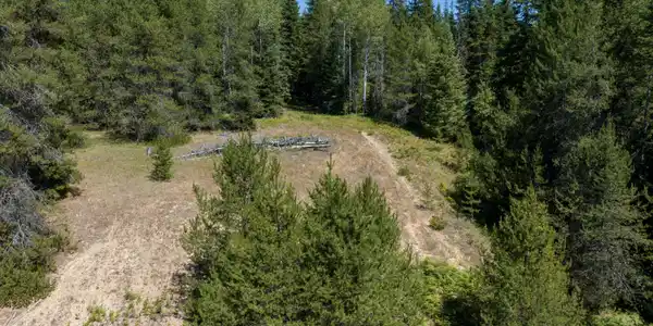 Image 3: Top of the Property