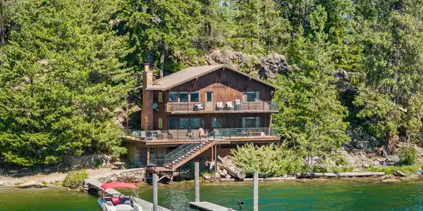 Image 2: Aerial_CascoBayCabin-2