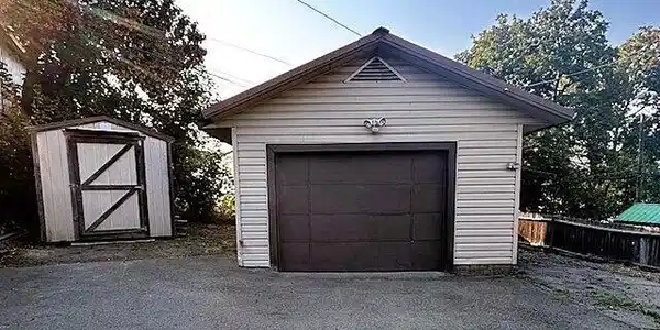 Image 3: Home 3