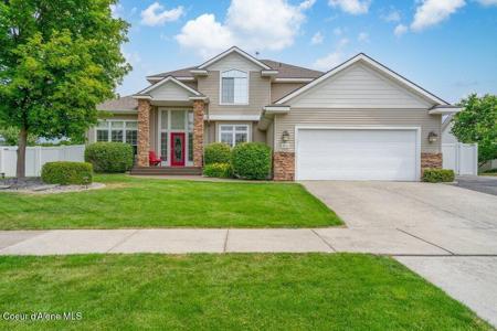 8136 Salmonberry Lp