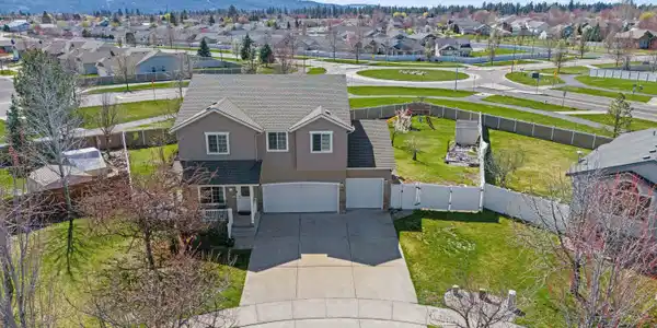 2800 E Thrush DR