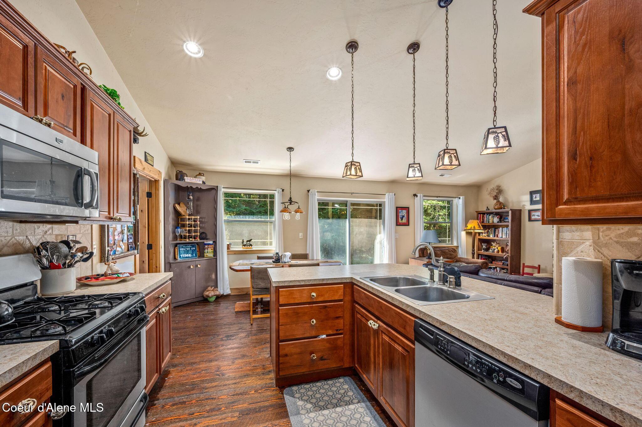 Image 2: 28-web-or-mls-DSC_5162