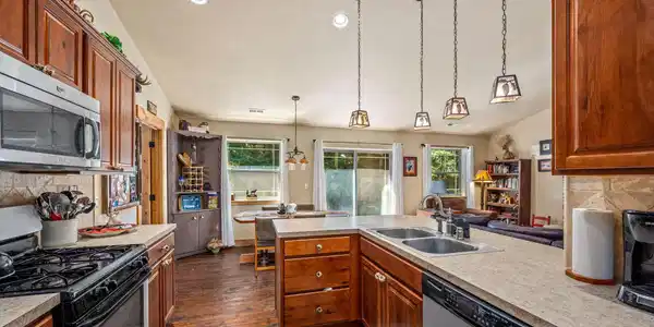 Image 2: 28-web-or-mls-DSC_5162