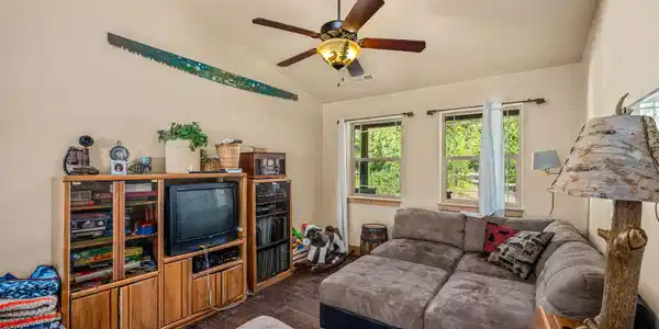Image 3: 29-web-or-mls-DSC_5169
