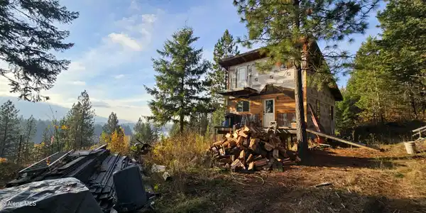 Image 2: 02