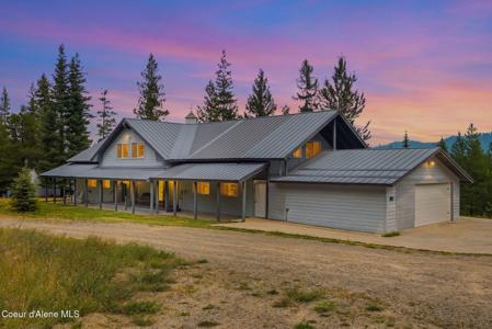 205 Lark LN