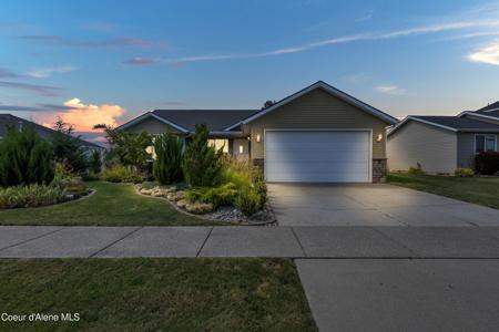 8849 N TORREY LN