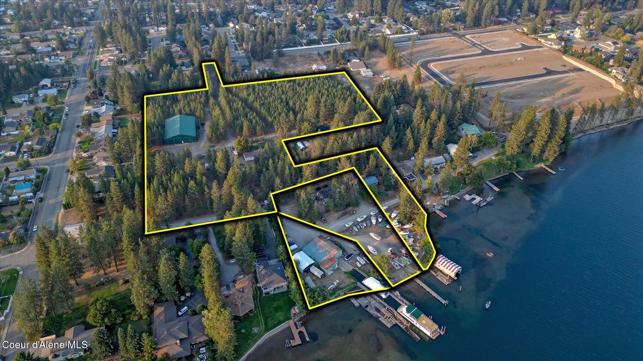 Image 2: 10.85 Waterfront Acres