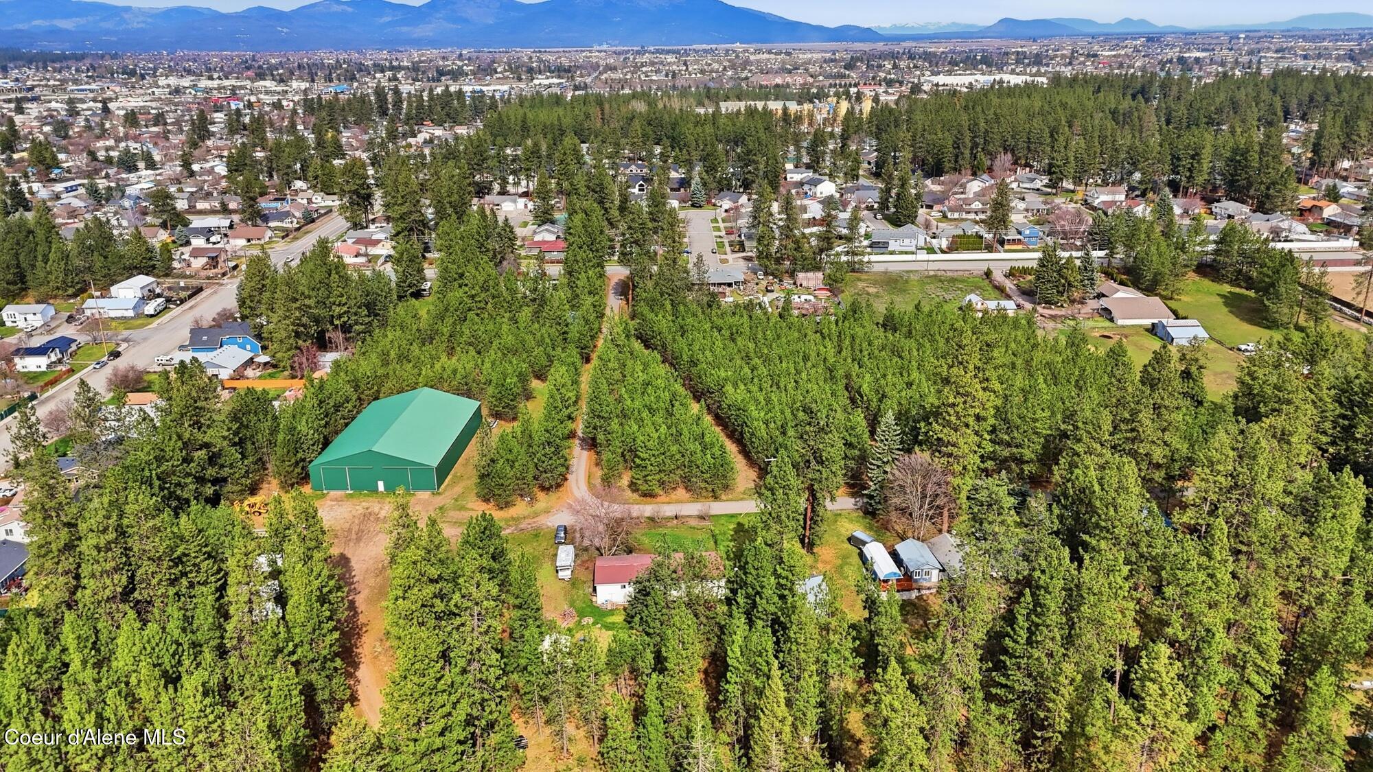 Image 4: 10.85 Waterfront Acres