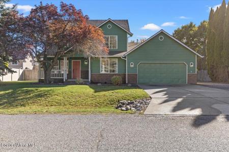 8698 N WOODVINE DR