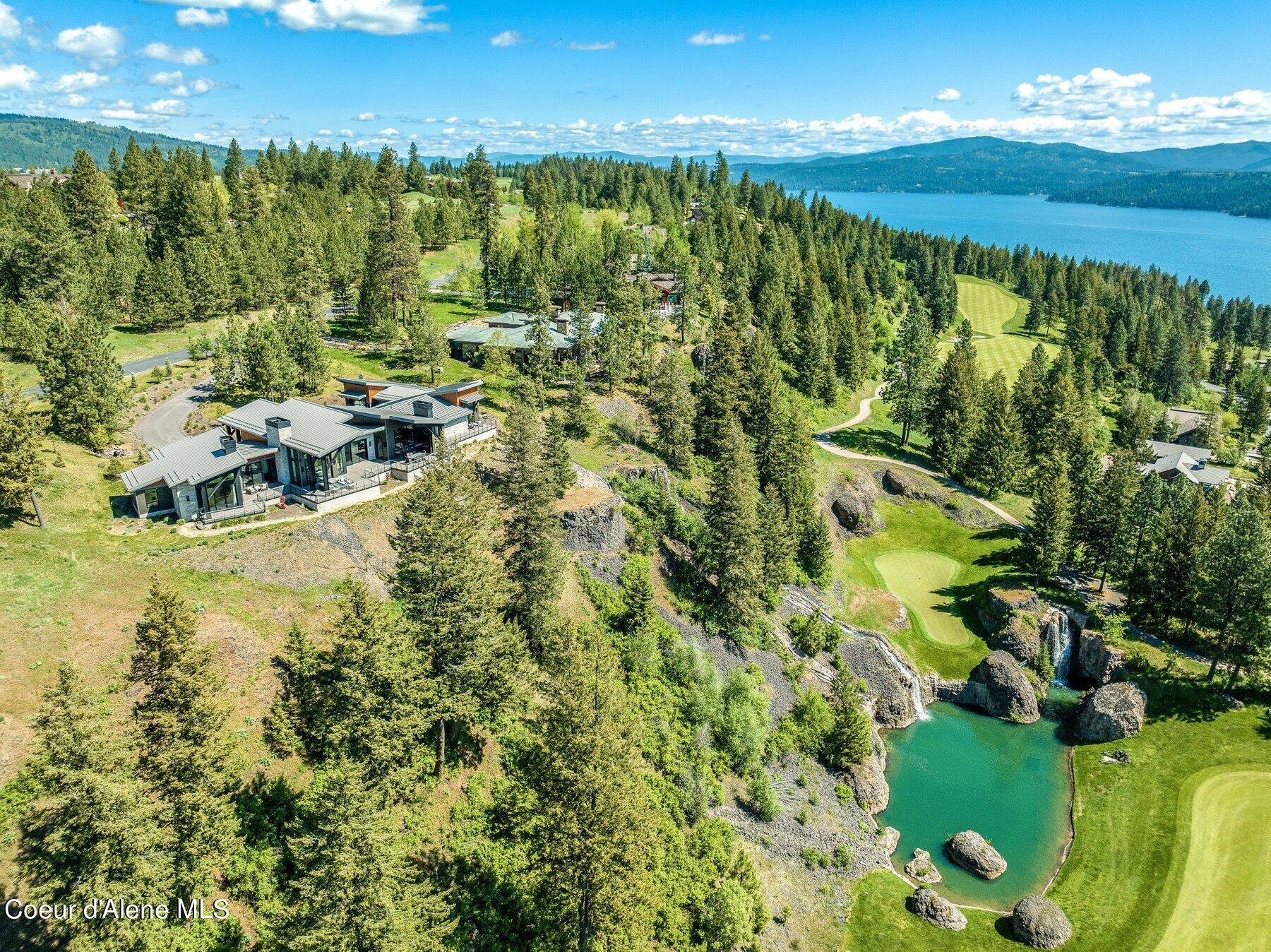 Image 4: Atop the Famous Waterfall