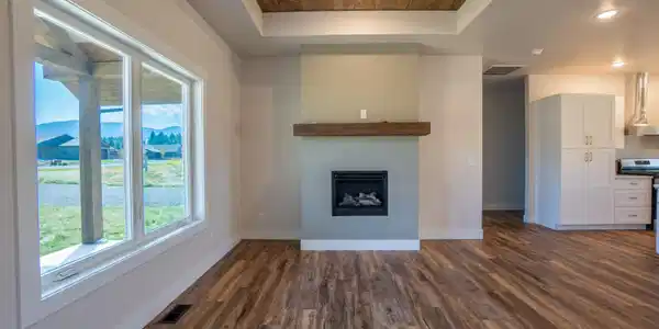 Image 3: New Living Room