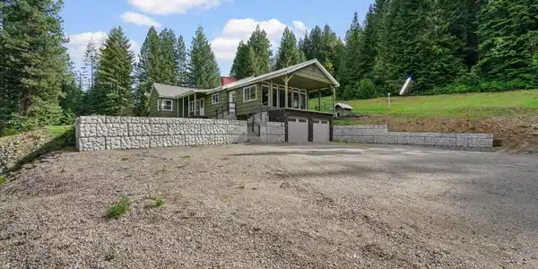 2122 Nine Mile RD