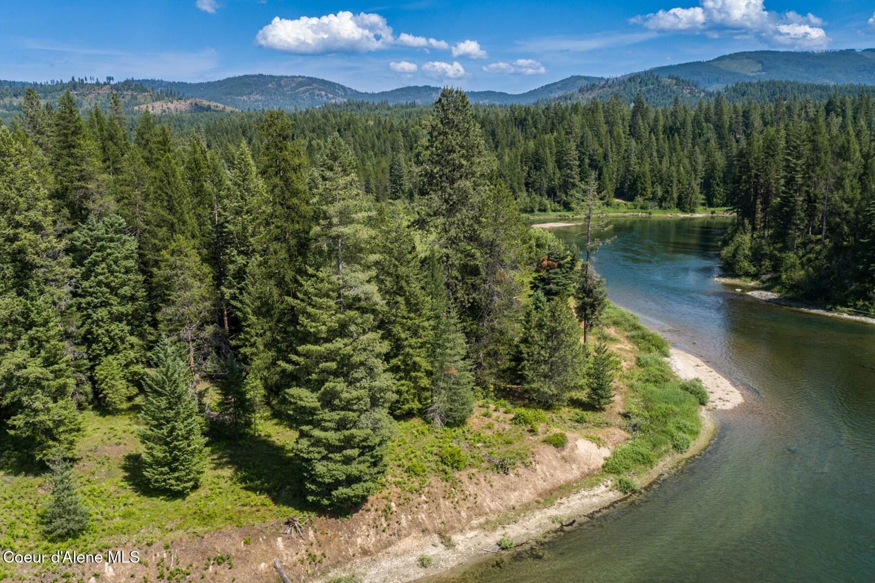 Image 1: Gorgeous Waterfront Parcel