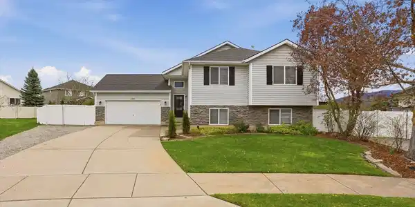 280 E Tiger AVE
