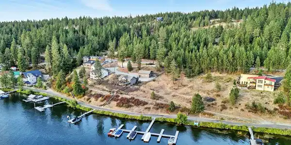 Image 4: 93_Inside-Spokane-Lisa-82