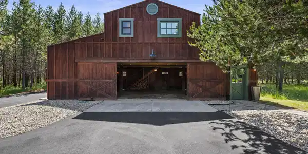 Image 3: 44x24 Custom Barn w/Guest ADU