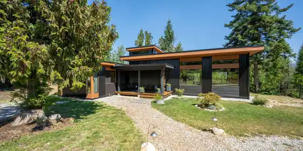 Image 2: Front house