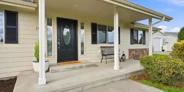 Image 3: Covered front porch