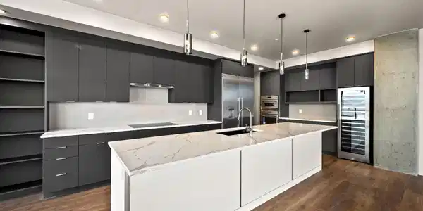 Image 3: Kitchen