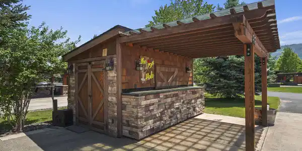 Image 2: 10-web-or-mls-LDW03300