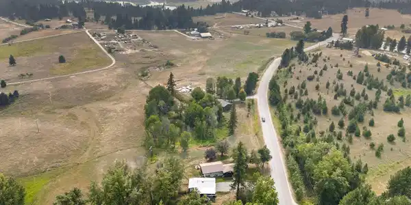 Image 4: 1365-Eastside-Rd-0045