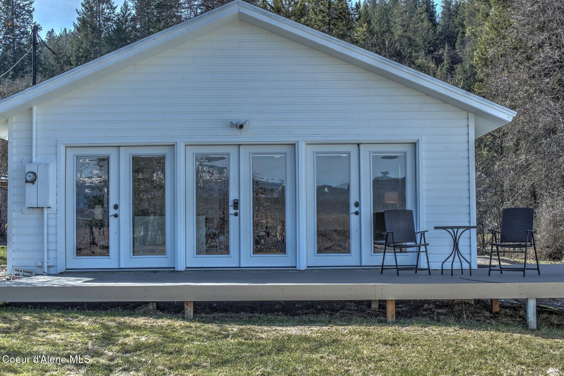 Image 3: Guest house