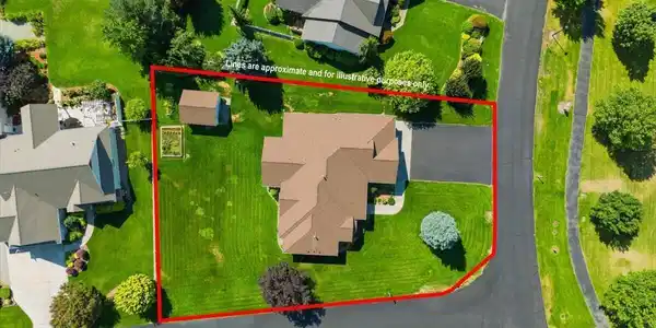 Image 2: 02-Aerial bird's eye view