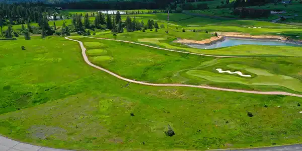 Image 2: Situated off the Par-3 7th