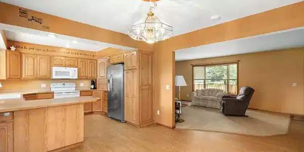Image 4: Kitchen/Living room