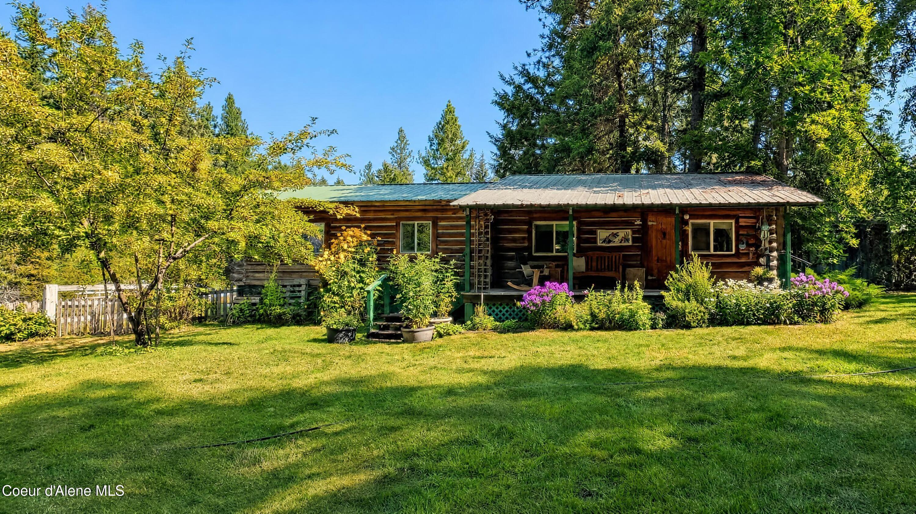 Image 1: Log Home on 5 acres