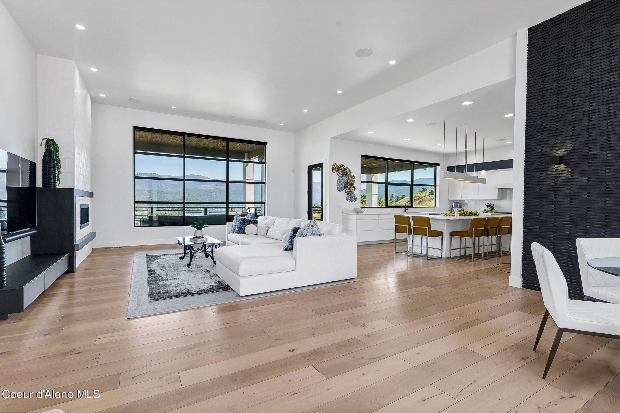 Image 4: SA705603 - Edited