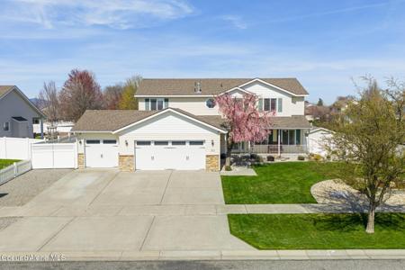 4011 W Princetown LN