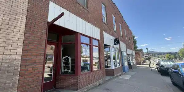 915 Main Ave