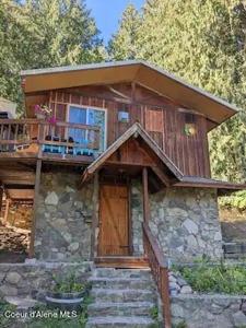 70 Cedar Dr