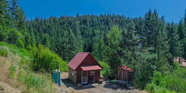 999 Cherry Creek RD