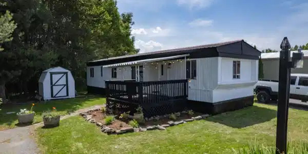 1100 Kootenai Cutoff Rd