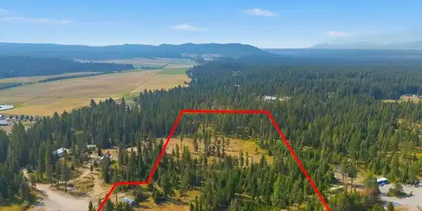 Image 4: Estimated property line.