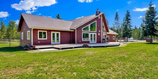386 Ursa LN