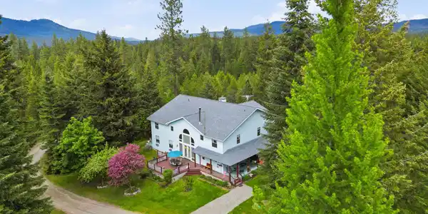 80 Rodeo RD
