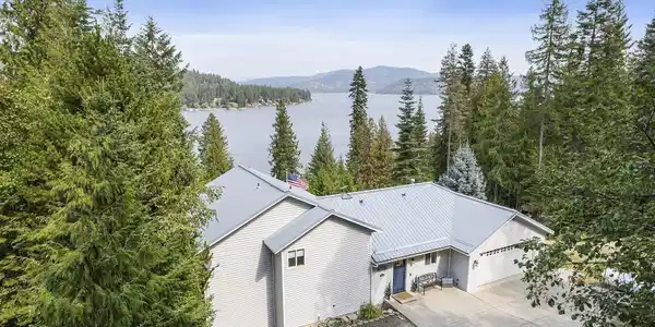Image 2: Aerial Home, Lake View