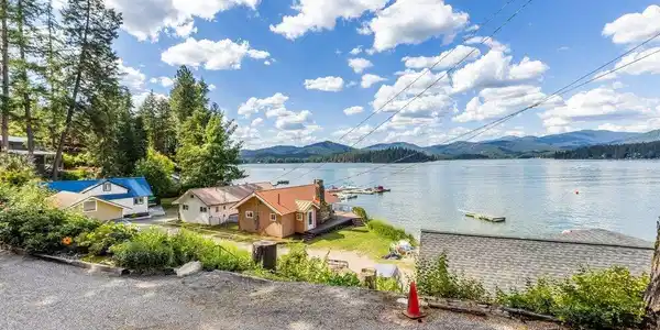 Image 3: Lakeview