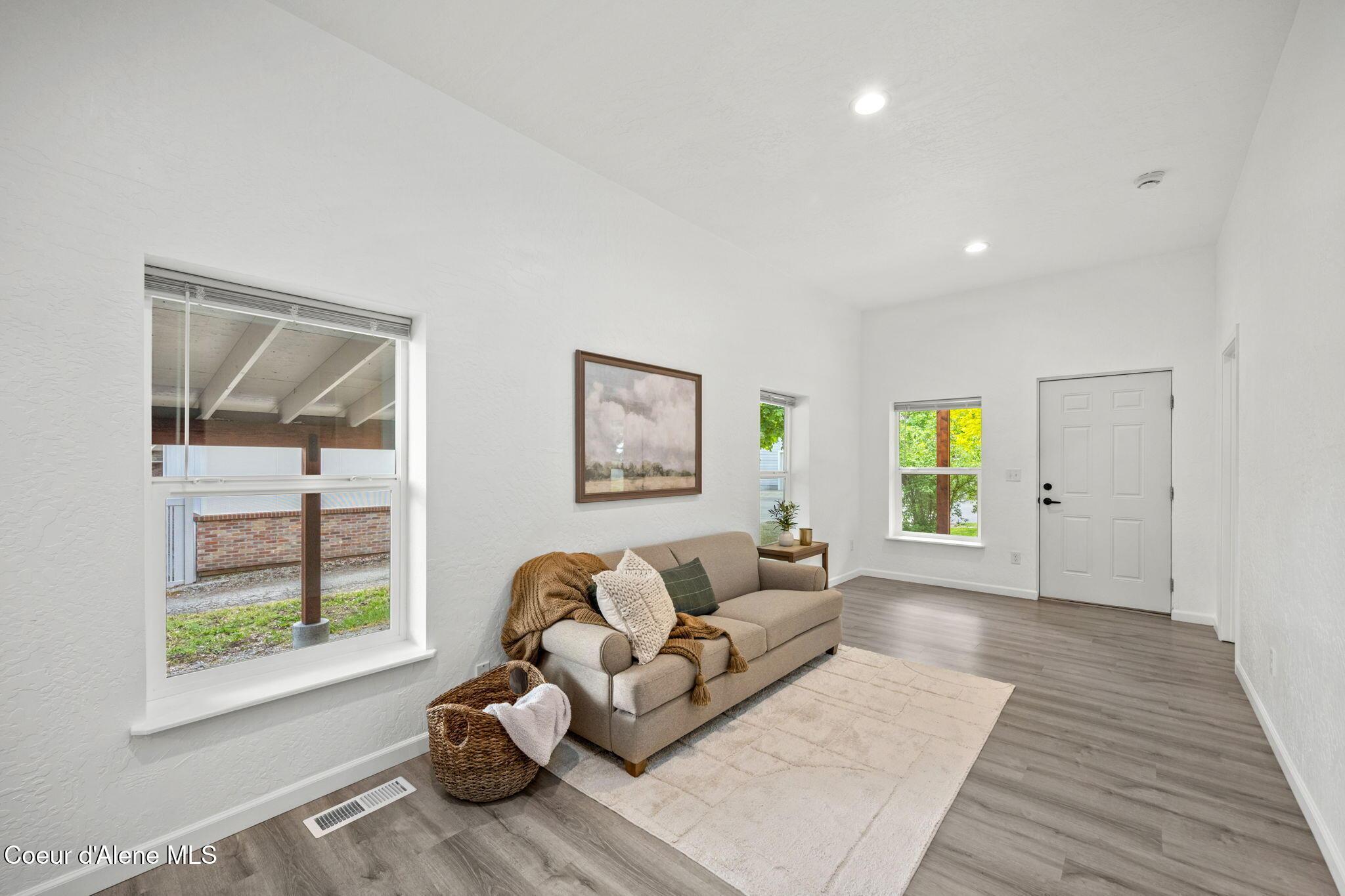 Image 3: 29-web-or-mls-DSC_4799