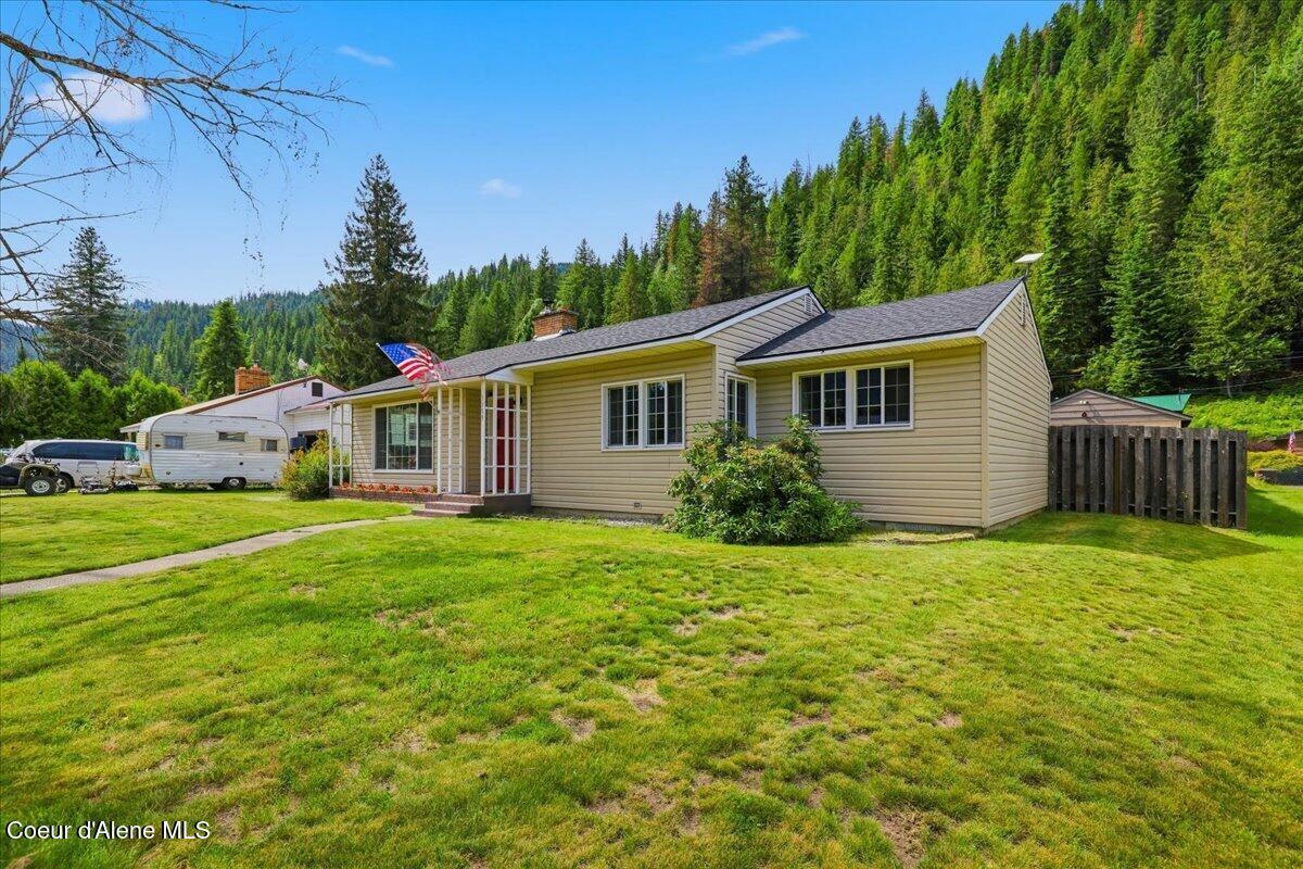 Image 3: 03-1109 E Larch Ave_RedHogMedia